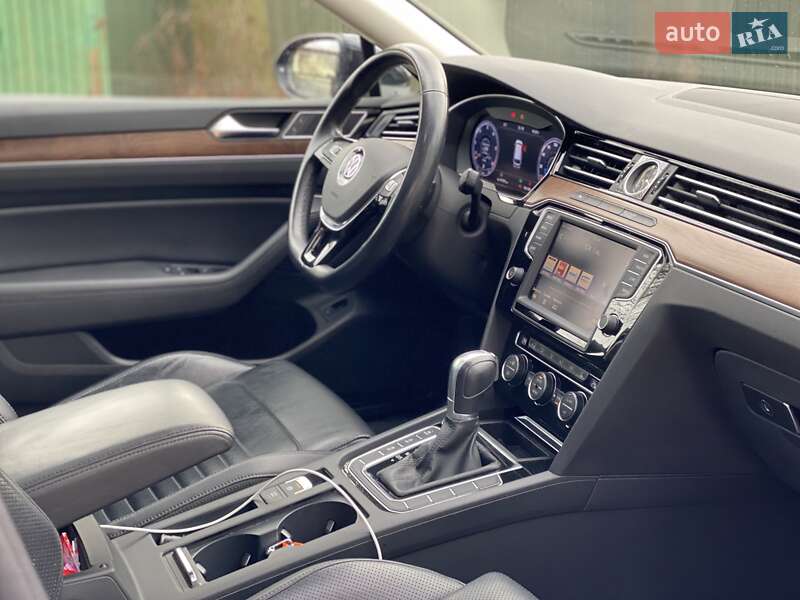 Універсал Volkswagen Passat 2015 в Бершаді