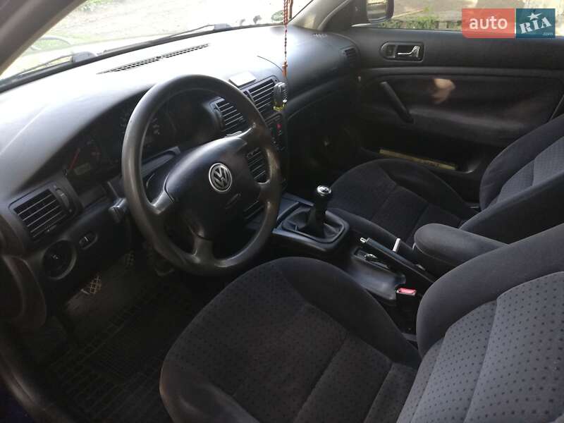 Универсал Volkswagen Passat 2000 в Полонном