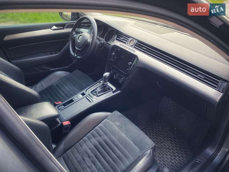 Универсал Volkswagen Passat 2015 в Киеве