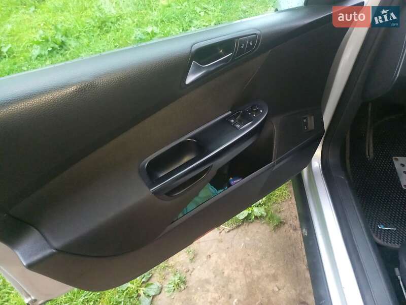 Универсал Volkswagen Passat 2010 в Надворной