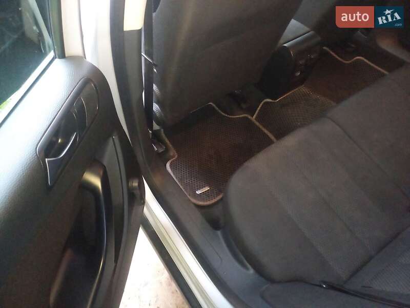 Универсал Volkswagen Passat 2010 в Надворной