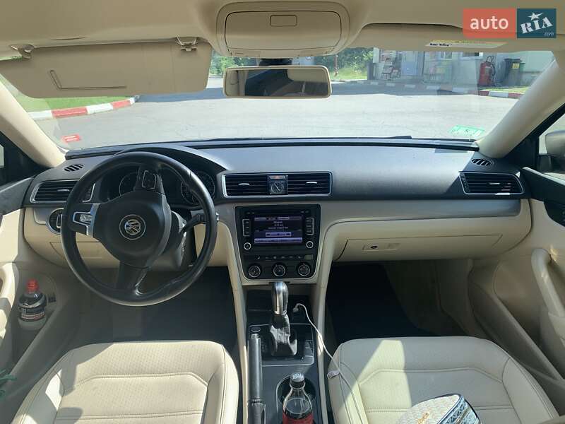 Седан Volkswagen Passat 2015 в Хусті