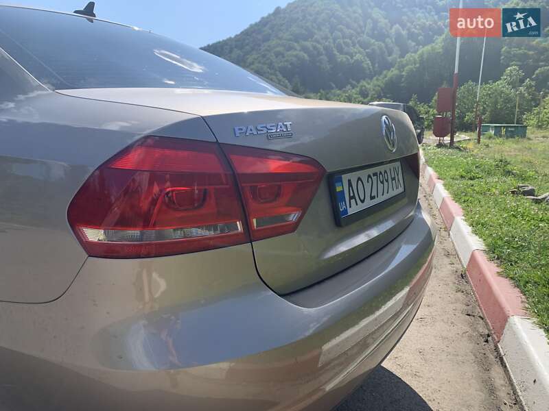 Седан Volkswagen Passat 2015 в Хусті