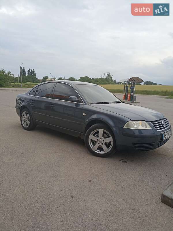 Седан Volkswagen Passat 2001 в 