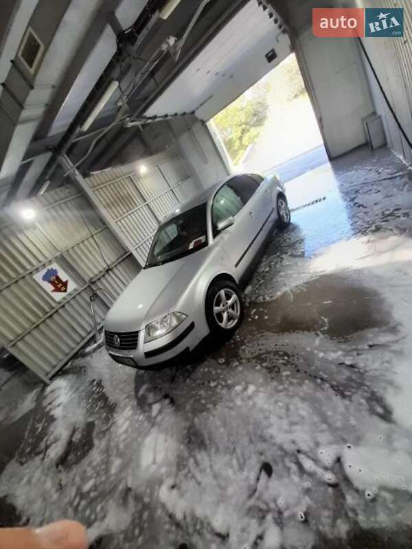 Седан Volkswagen Passat 2002 в Виннице