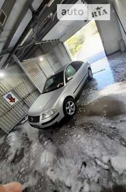 Седан Volkswagen Passat 2002 в Виннице