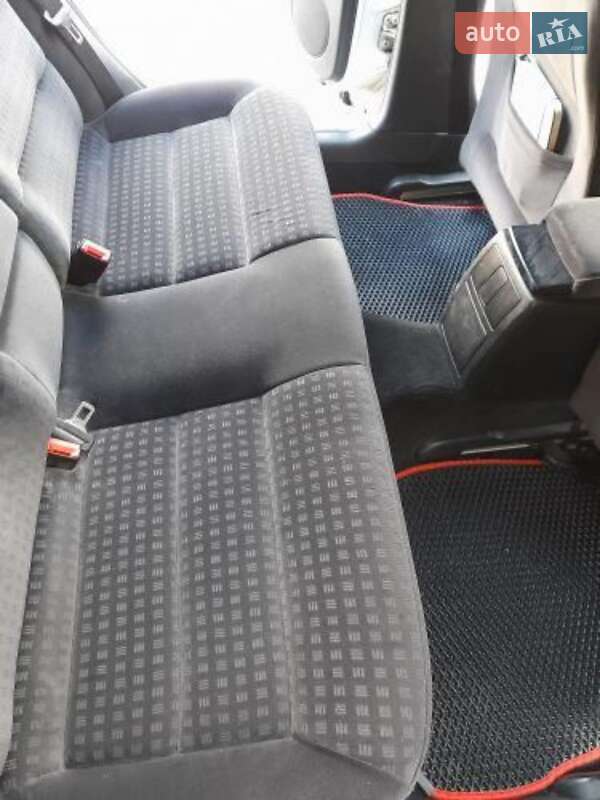 Седан Volkswagen Passat 2002 в Виннице