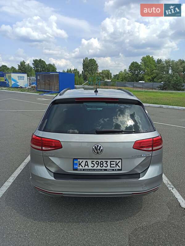 Универсал Volkswagen Passat 2015 в Киеве