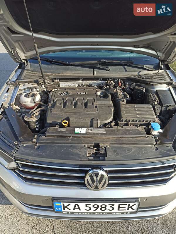 Универсал Volkswagen Passat 2015 в Киеве