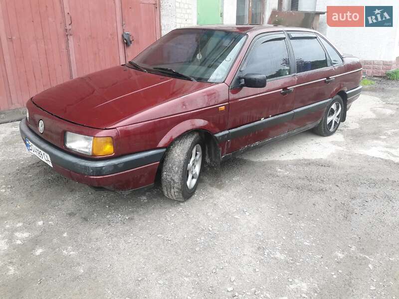 Седан Volkswagen Passat 1992 в Тернополі