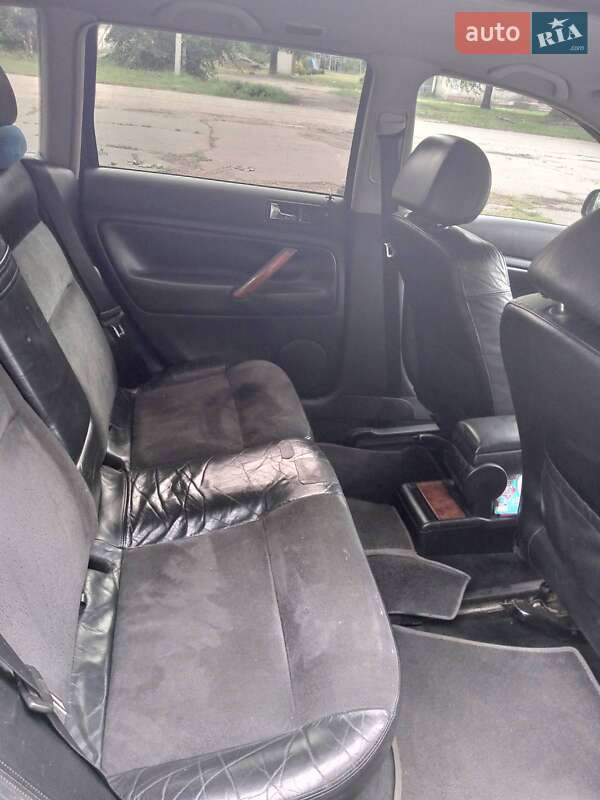 Універсал Volkswagen Passat 2000 в Запоріжжі