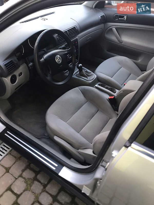 Седан Volkswagen Passat 2004 в Косові