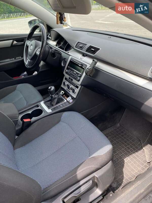 Універсал Volkswagen Passat 2014 в Києві