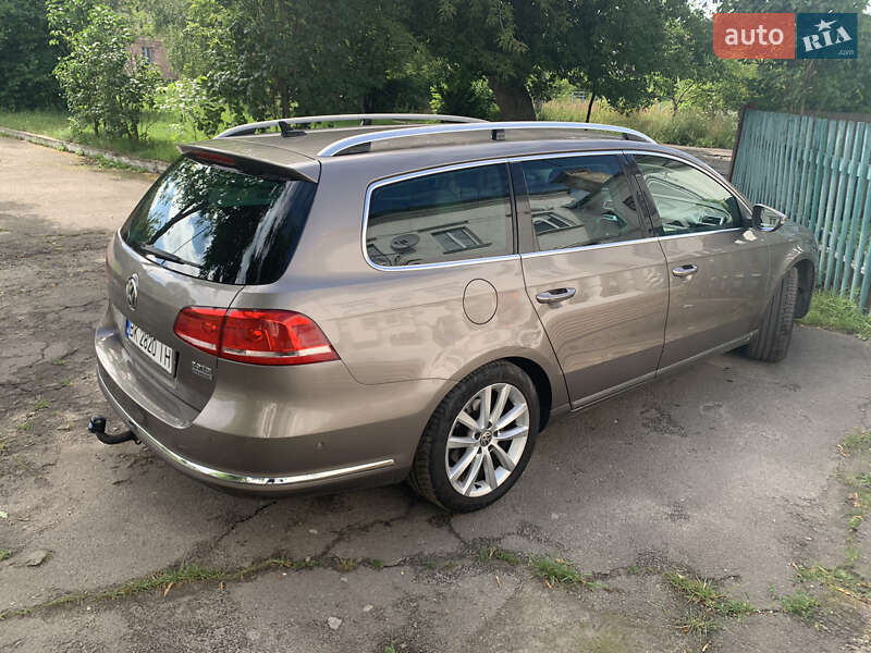 Універсал Volkswagen Passat 2011 в Костопілі