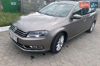 Универсал Volkswagen Passat 2011 в 