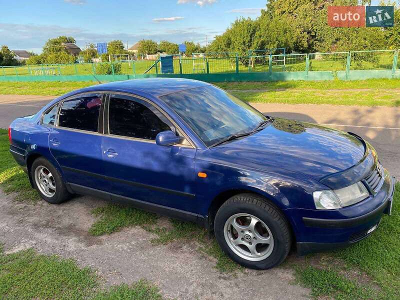 Седан Volkswagen Passat 1998 в Києві