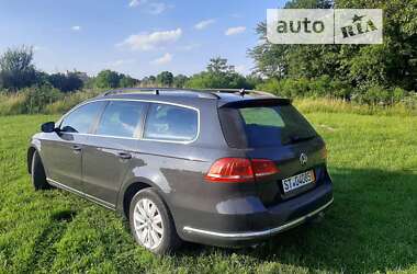 Універсал Volkswagen Passat 2013 в Львові