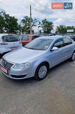 Седан Volkswagen Passat 2006 в Николаеве