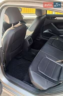 Седан Volkswagen Passat 2012 в 