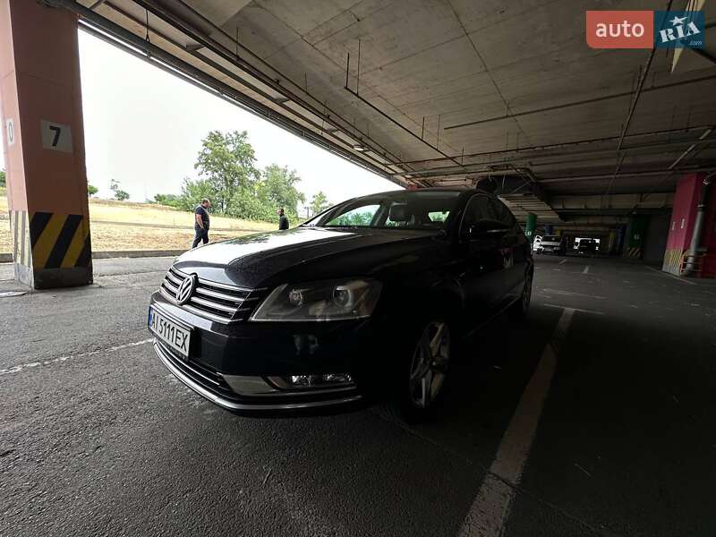 Седан Volkswagen Passat 2011 в Киеве
