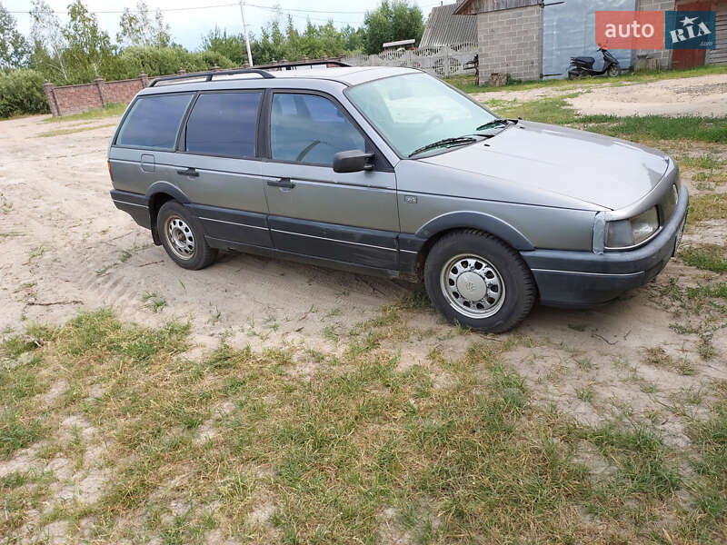 Універсал Volkswagen Passat 1990 в Зарічному