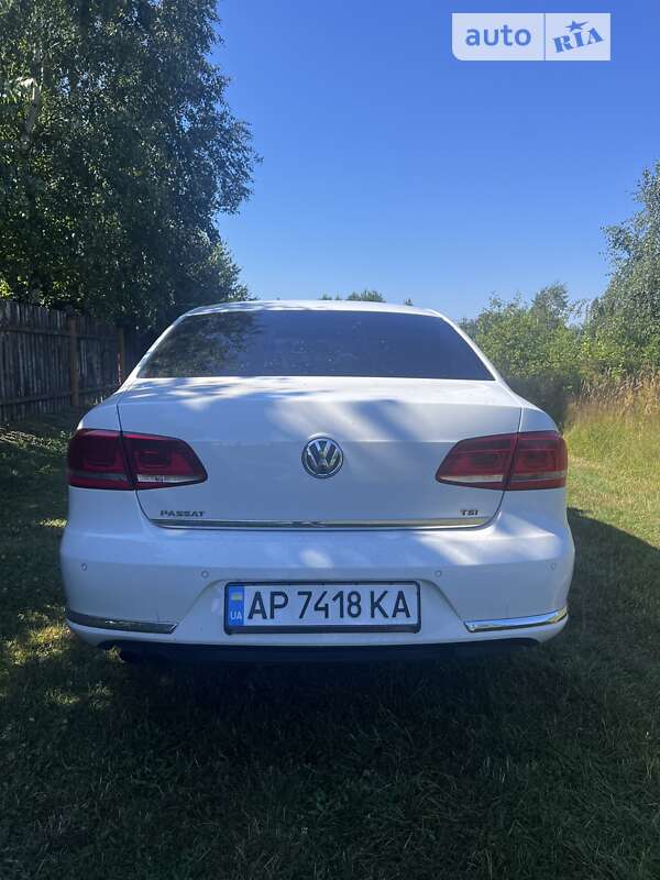 Седан Volkswagen Passat 2011 в Луцке