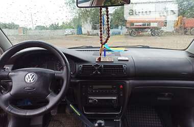 Седан Volkswagen Passat 1998 в 