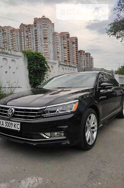 Седан Volkswagen Passat 2017 в Києві