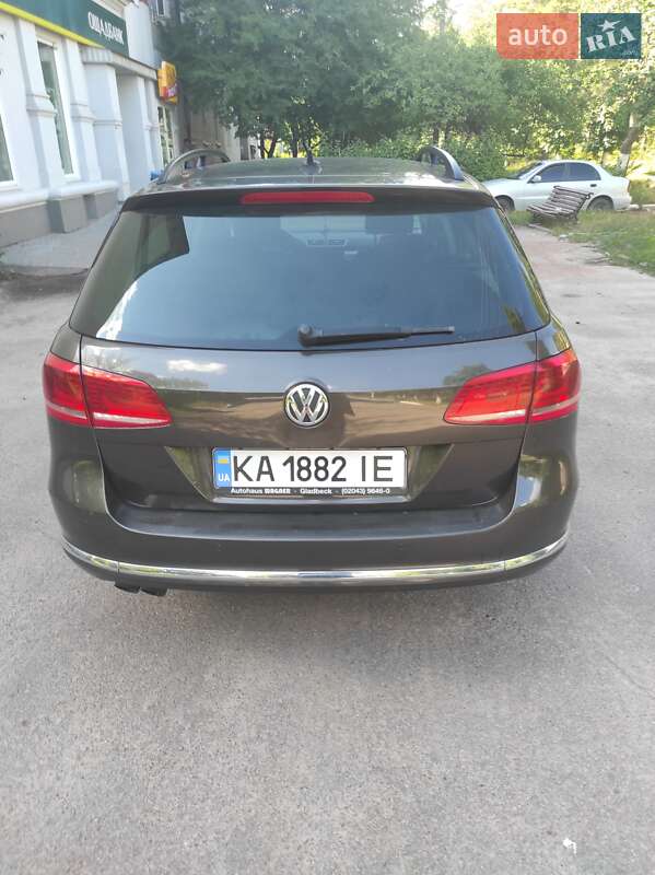 Універсал Volkswagen Passat 2013 в Житомирі