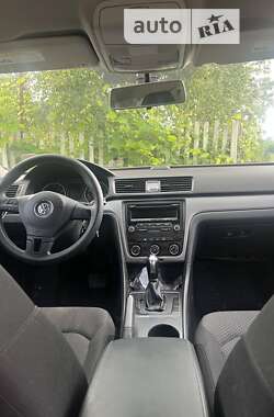 Седан Volkswagen Passat 2013 в Звягеле