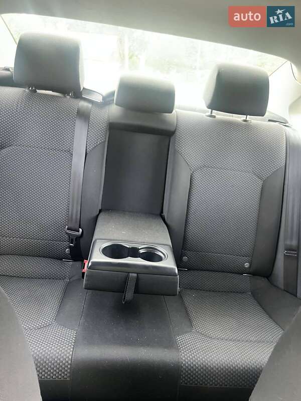 Седан Volkswagen Passat 2013 в Звягелі