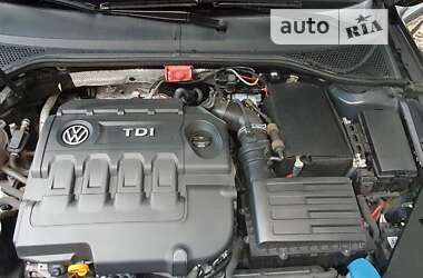 Седан Volkswagen Passat 2015 в 
