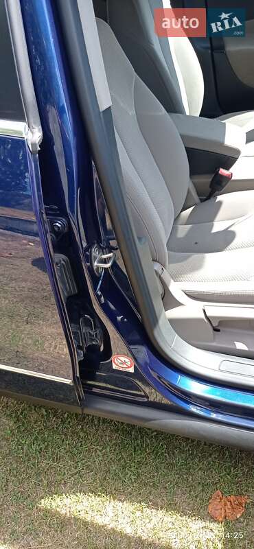 Универсал Volkswagen Passat 2005 в Киеве