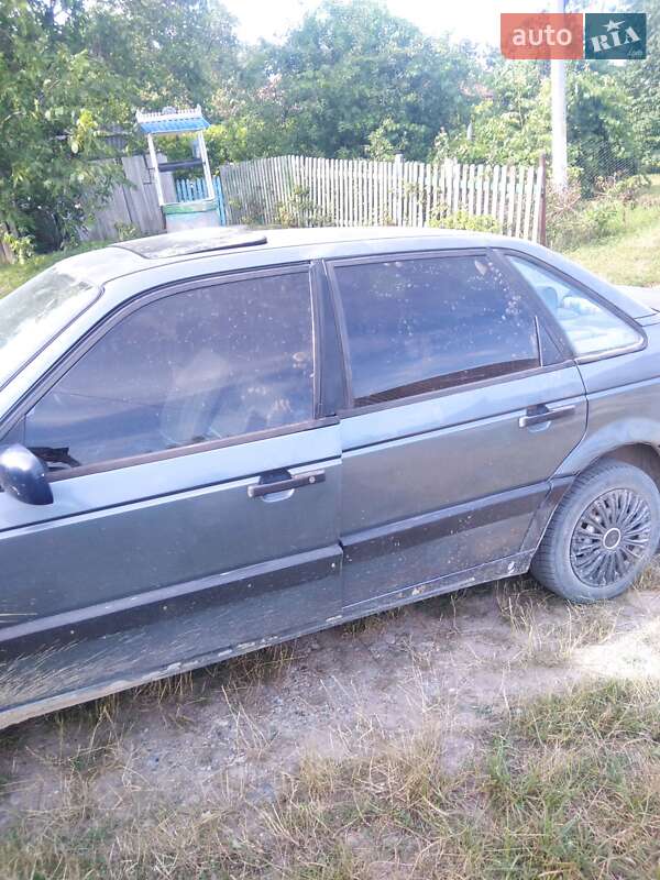 Седан Volkswagen Passat 1988 в Сокирянах