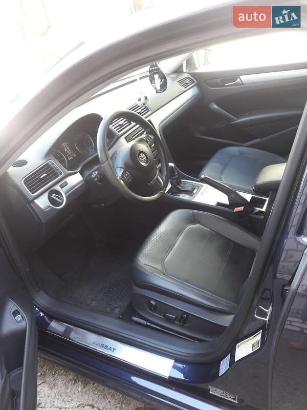 Седан Volkswagen Passat 2012 в Светловодске