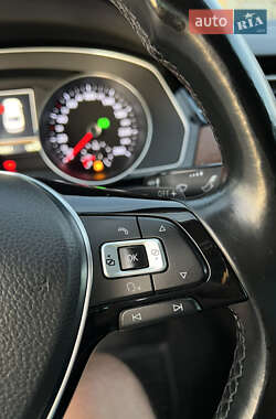 Седан Volkswagen Passat 2015 в 