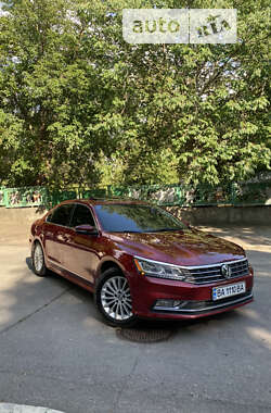 Седан Volkswagen Passat 2016 в Кропивницком