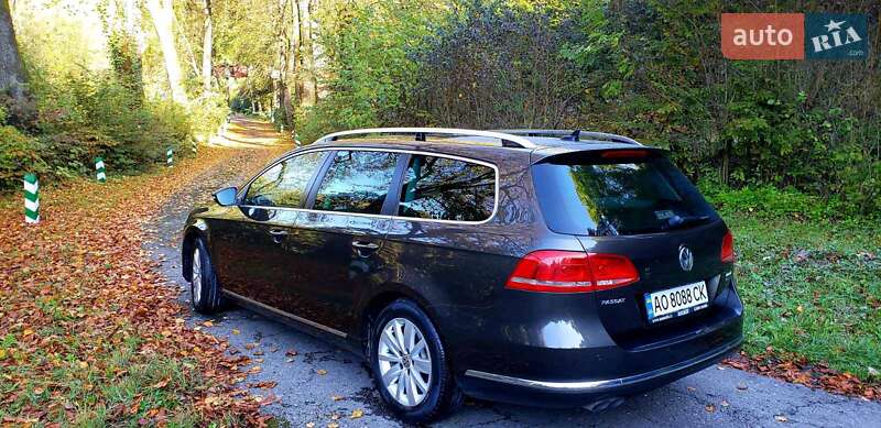 Універсал Volkswagen Passat 2013 в Ужгороді