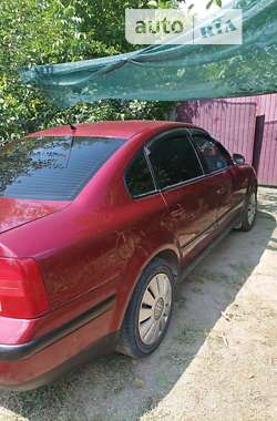 Седан Volkswagen Passat 1997 в 
