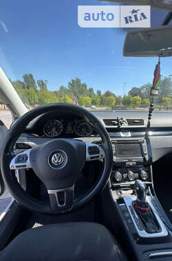 Седан Volkswagen Passat 2011 в Запоріжжі