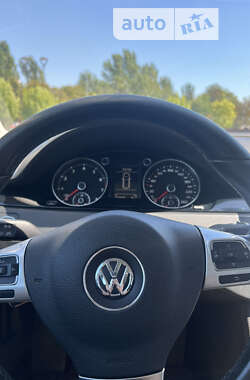 Седан Volkswagen Passat 2011 в Запоріжжі