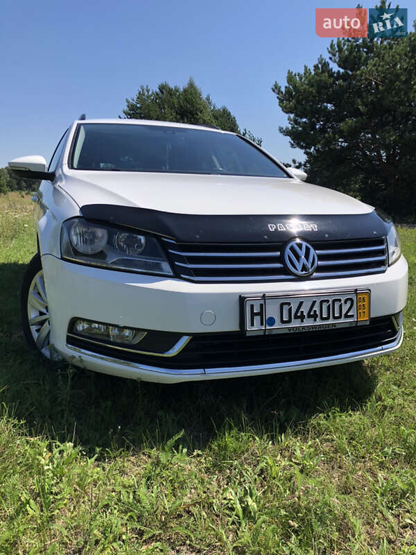 Універсал Volkswagen Passat 2011 в Рівному