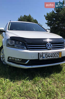 Универсал Volkswagen Passat 2011 в Ровно