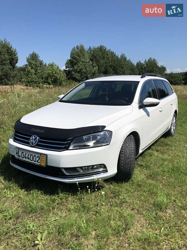 Універсал Volkswagen Passat 2011 в Рівному