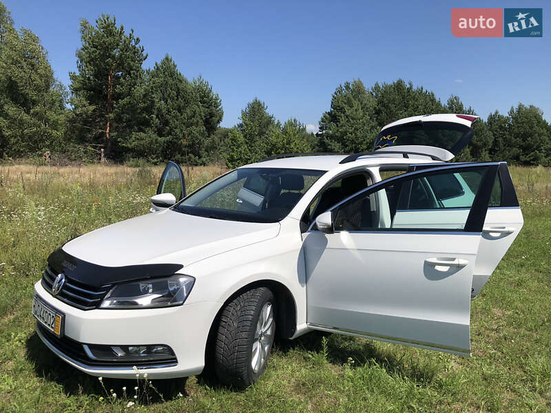 Універсал Volkswagen Passat 2011 в Рівному