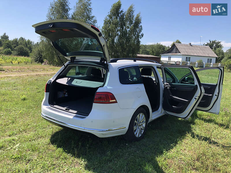 Універсал Volkswagen Passat 2011 в Рівному