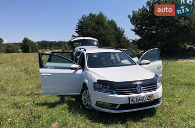 Универсал Volkswagen Passat 2011 в Ровно