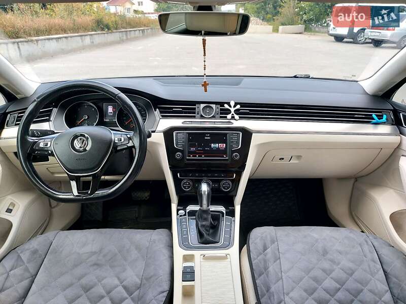 Універсал Volkswagen Passat 2015 в Тернополі