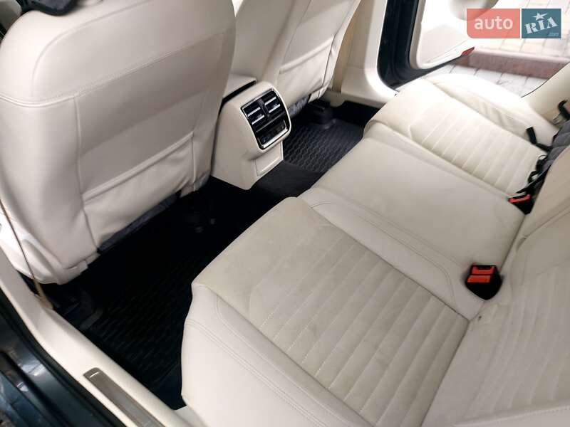 Універсал Volkswagen Passat 2015 в Тернополі