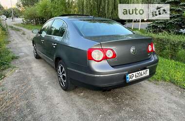 Седан Volkswagen Passat 2005 в 